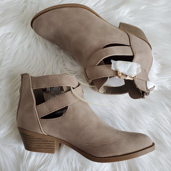 Top Moda Suede Taupe Back Zip Ankle Cut-Out Heeled Booties SZ 6.5 - Picture 1 of 11